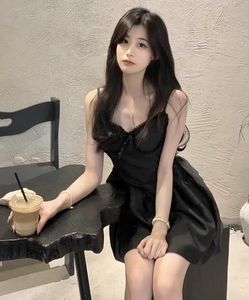 Sweet Girl Style Black Lace Stitching Suspender Dress